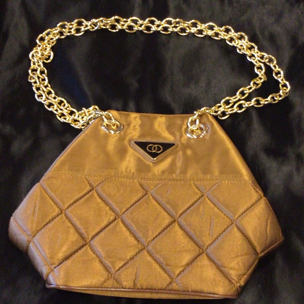 Luxurious Gold Chain Shoulder Bag